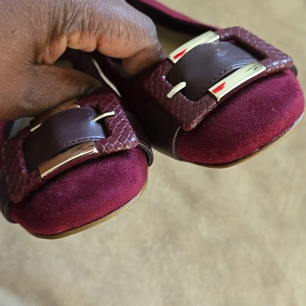 Tahari Venice Maroon Ballerina Flats with Golden Buckle Size 8M